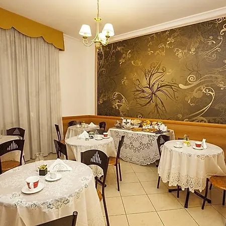 Casablanca 3* Nápoles